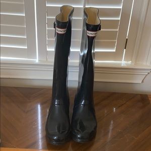 Authentic black Hunter boots